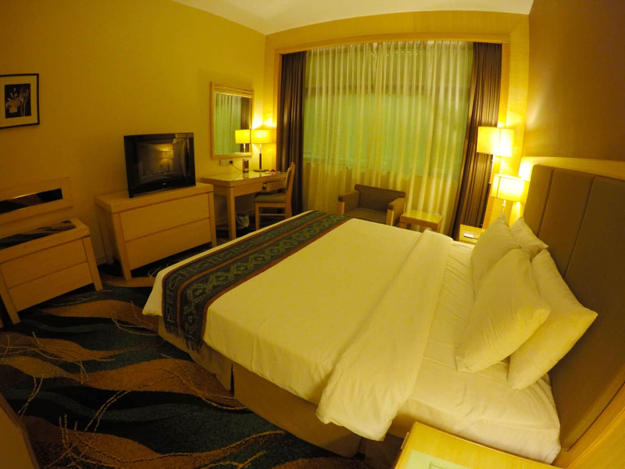 Imperial Palace Hotel Мири Екстериор снимка
