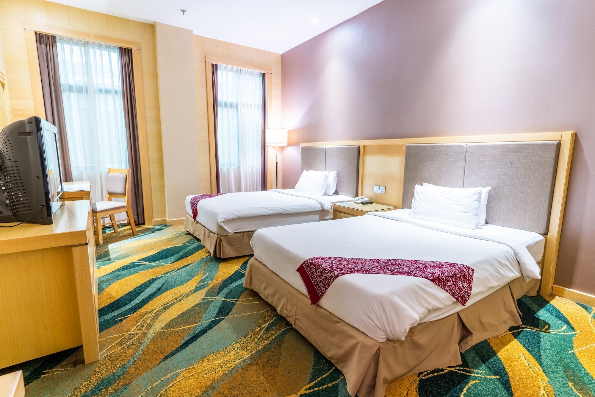 Imperial Palace Hotel Мири Екстериор снимка