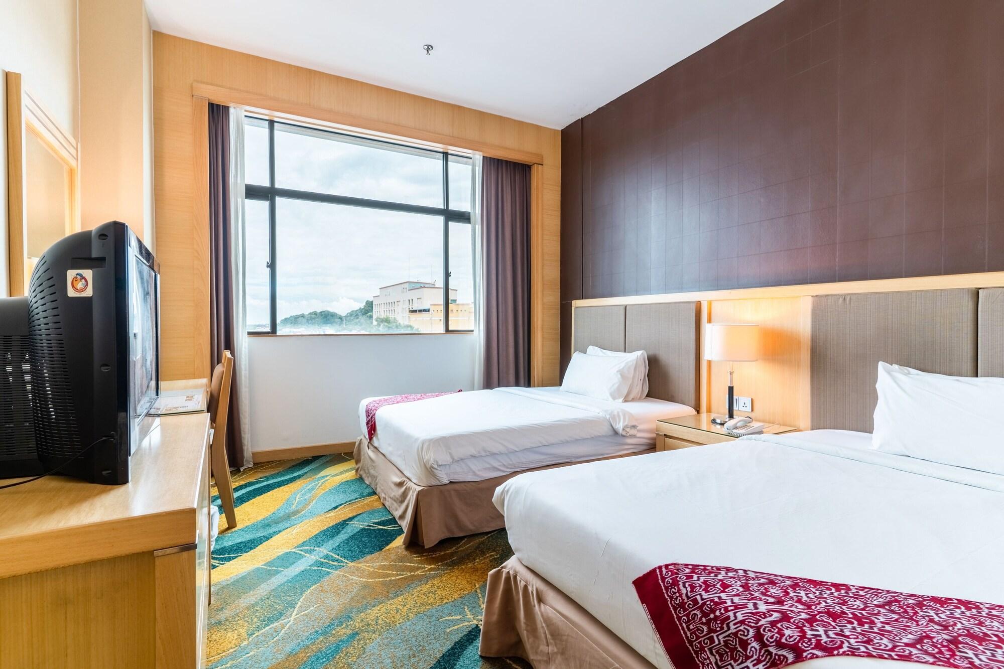 Imperial Palace Hotel Мири Екстериор снимка