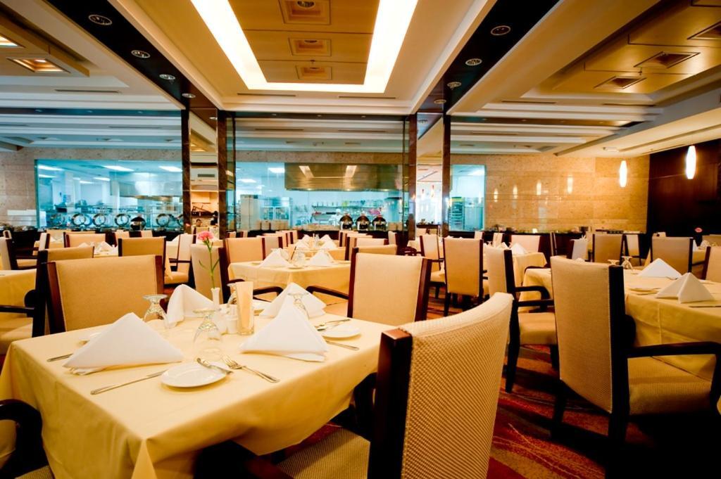 Imperial Palace Hotel Мири Екстериор снимка